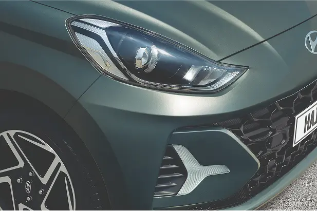 Imagen de optica de Grand i10 Sedan de Hyundai.