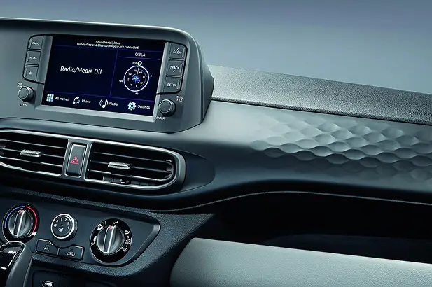 Imagen del dashboard del Grand i10 Sedan
