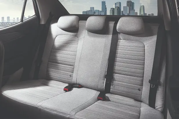Imagen de los asientos traseros del Grand i10 Sedan