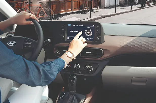 imagen del la pantalla tactil del Grand i10 Sedan