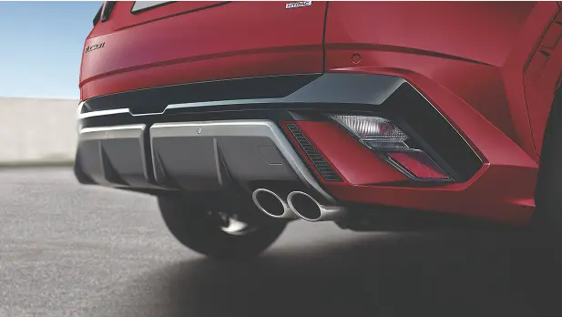 Tubo de escape y luz trasera de Vehículo Hyundai Tucson 2.0 FL