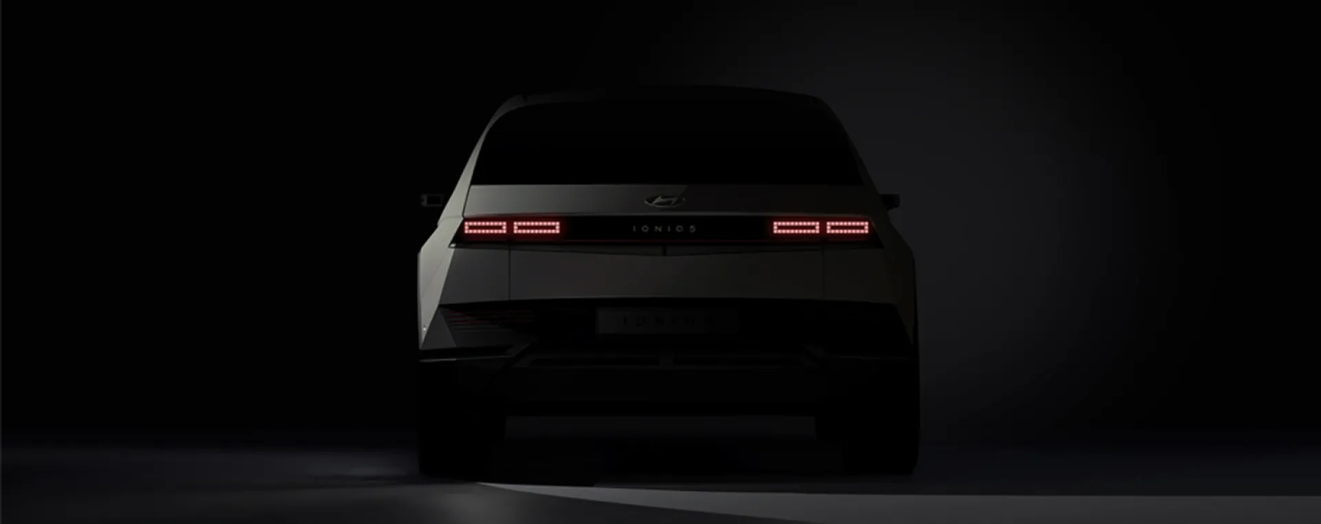 Vehículo Hyundai ioniq 5 por detrás