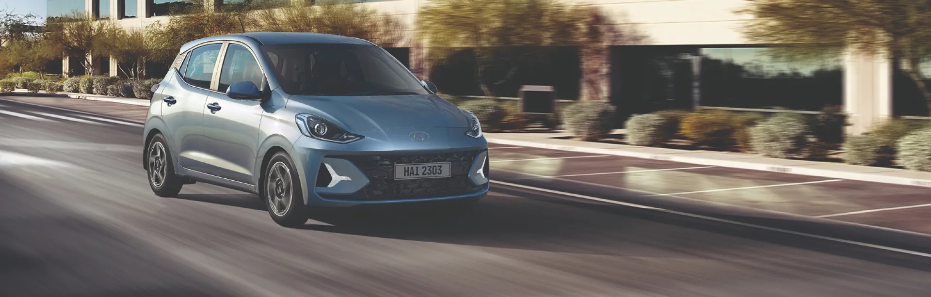Vehículo Hyundai Grand-i10 en carretera