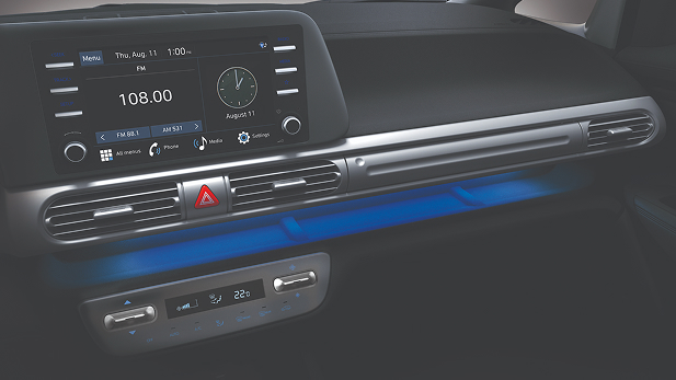 Imagen mostrando parte del dashboard que controla Sistema de Info Entretenimiento con Pantalla de 8 pulg.   