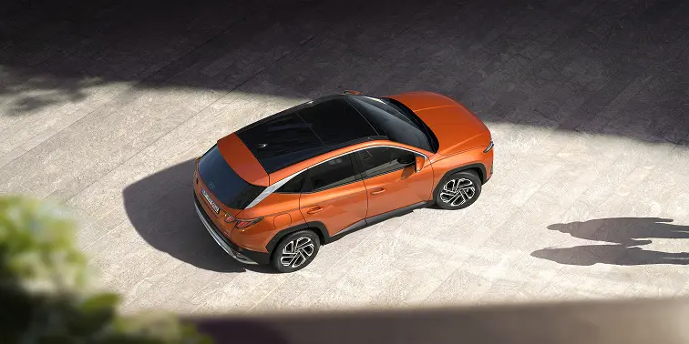 Vehículo Hyundai Tucson estacionado